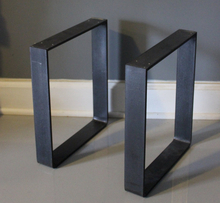 Steigerhouten tafel met stalen poten